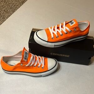 Women’s low top, canvas converse sneaker. Excellent condition-worn once